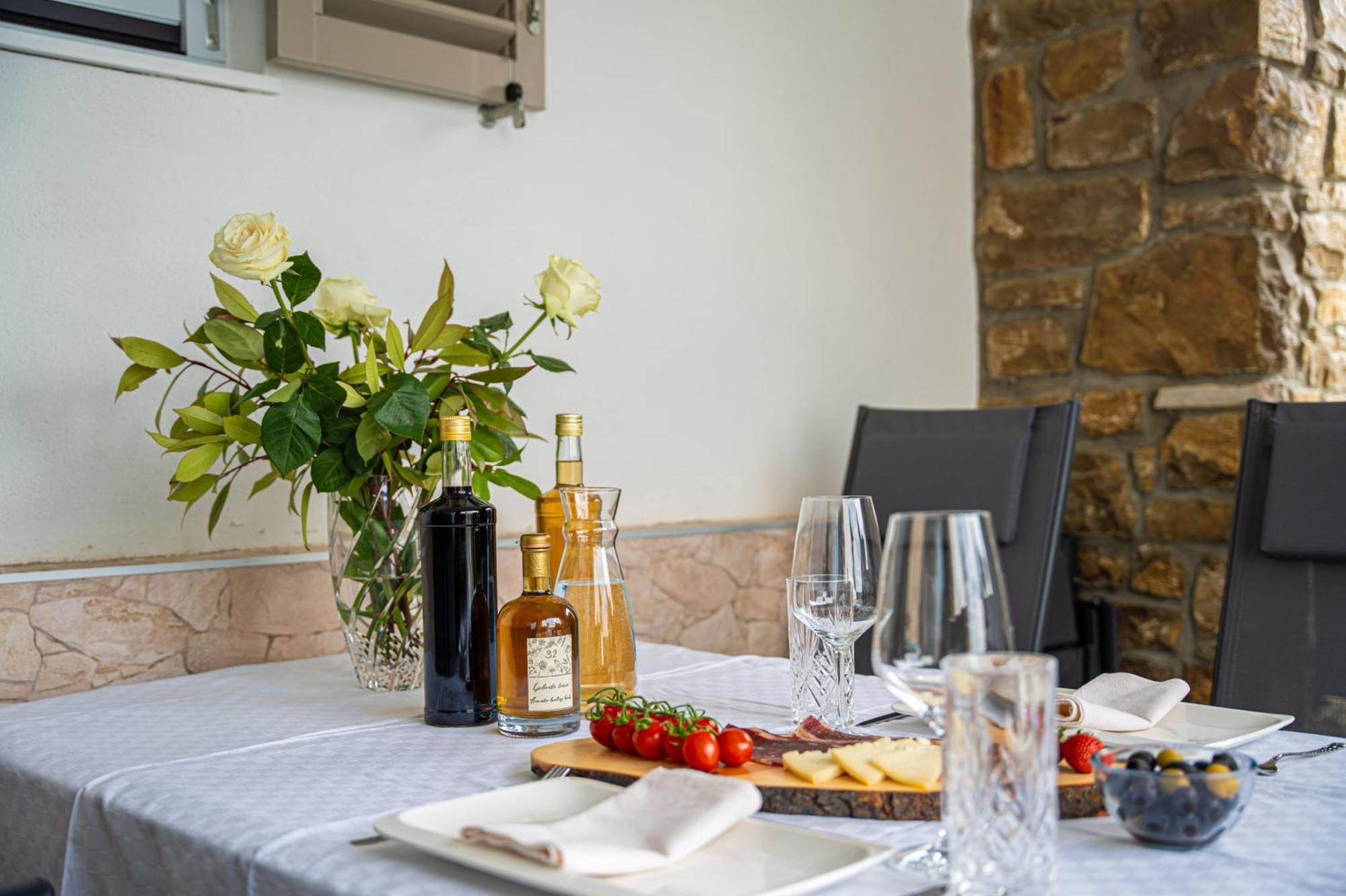 Holiday Home Belveder Motovun Livade Eksteriør bilde
