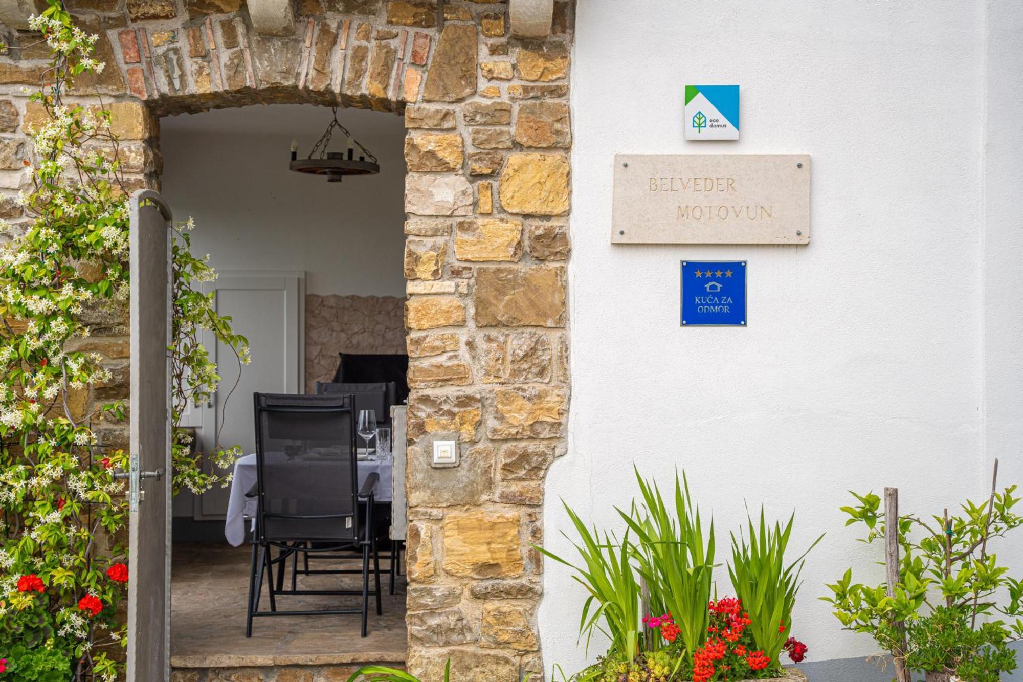 Holiday Home Belveder Motovun Livade Eksteriør bilde